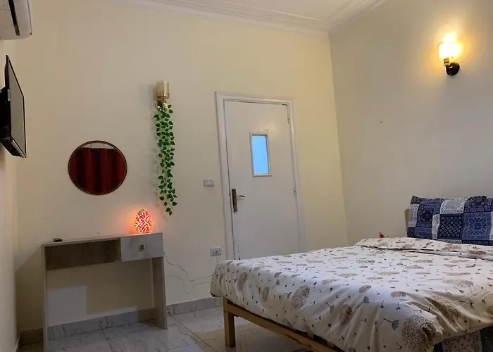 Garden City Cozy Two Bedroom Apartment Downtown Cairo