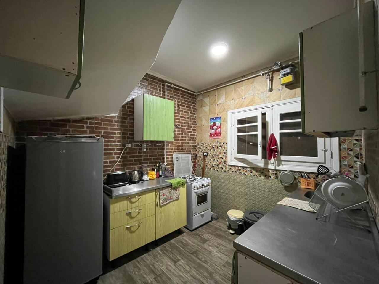 Garden Cozy Two Bedroom Downtown *