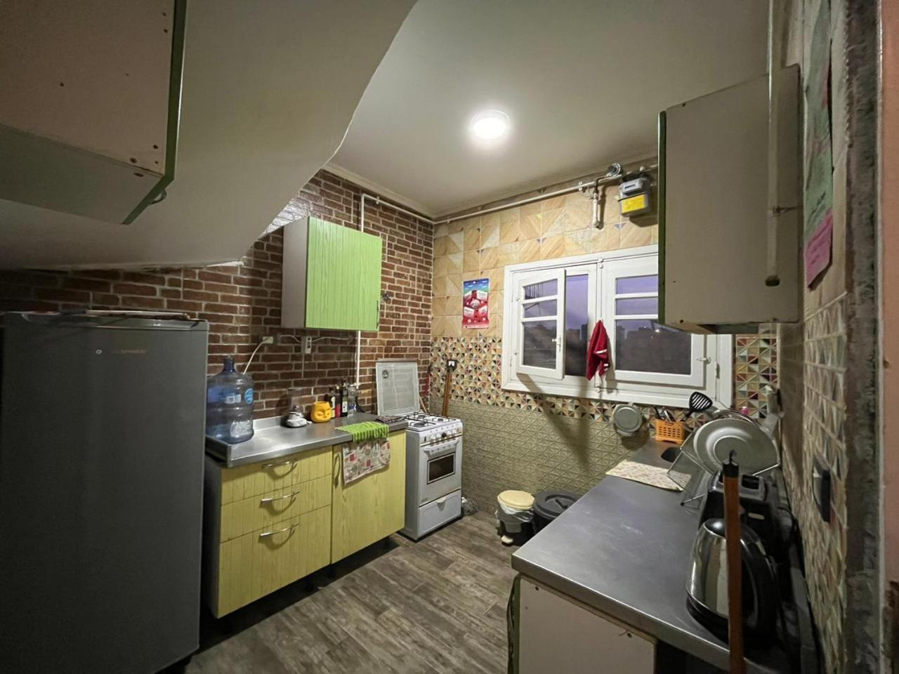 Garden Cozy Two Bedroom Downtown