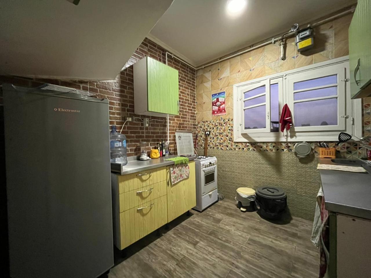 Garden Cozy Two Bedroom Downtown Appartement